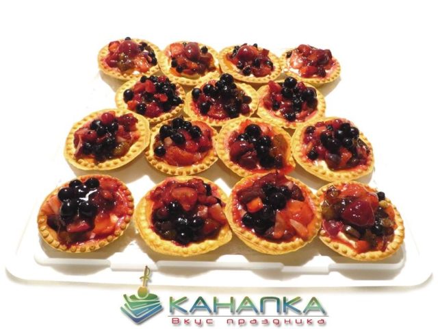 Тарталетки з фруктами