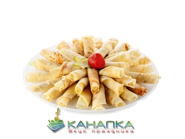 Млинці з фруктами замовити