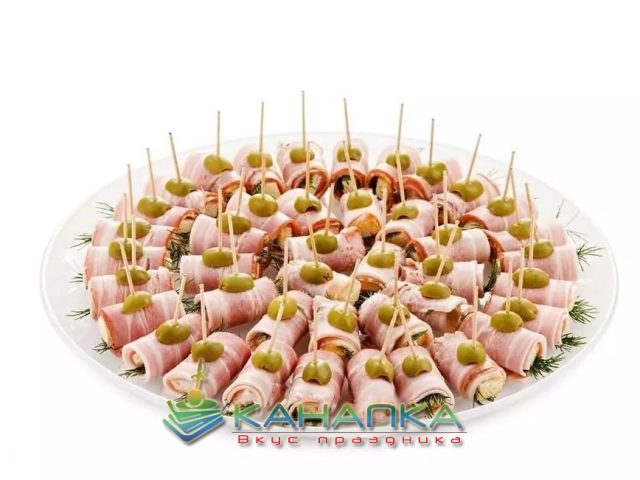 рулетики из грудинки